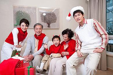 腾讯《荒野起源》实机演示：大战机械兽 画面优秀